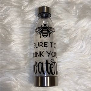 22OZ Waterbottle 🐝